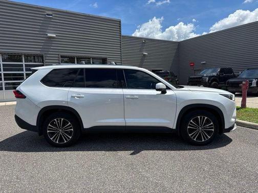 Pearl 2024 Toyota Grand Highlander Hybrid Platinum MAX