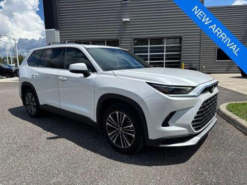 Pearl 2024 Toyota Grand Highlander Hybrid Platinum MAX