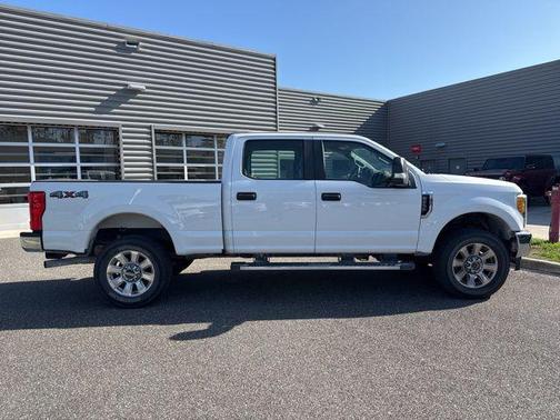 Oxford White 2017 Ford F-250 XL