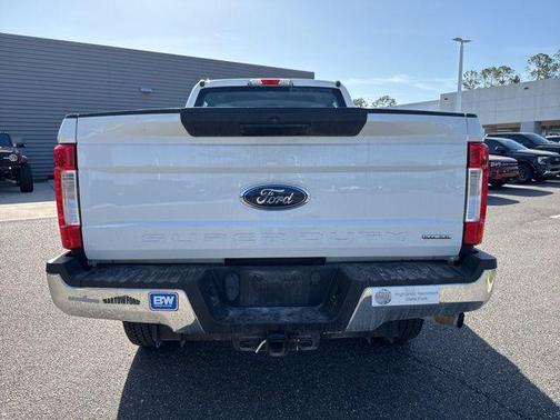 Oxford White 2017 Ford F-250 XL