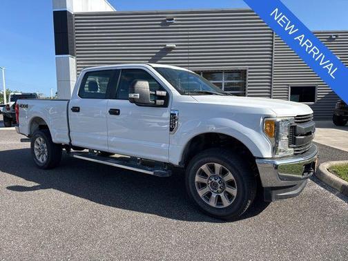 Oxford White 2017 Ford F-250 XL