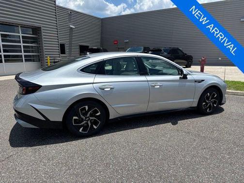 Aero Silver 2025 Hyundai SONATA SEL