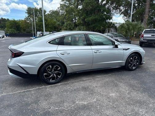 Aero Silver 2025 Hyundai SONATA SEL