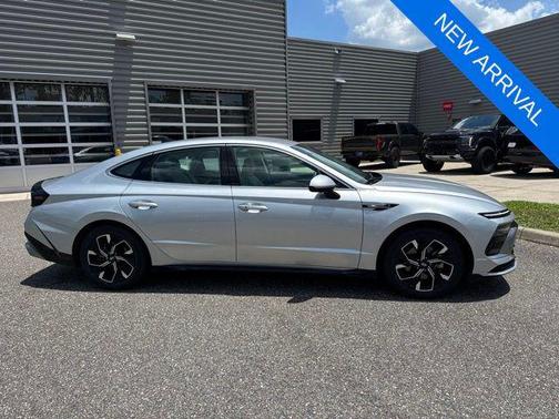 Aero Silver 2025 Hyundai SONATA SEL