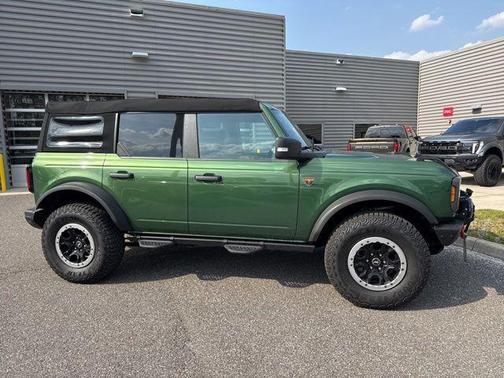 Green Metallic 2022 Ford Bronco Badlands
