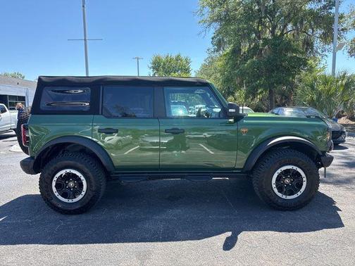 Green Metallic 2022 Ford Bronco Badlands