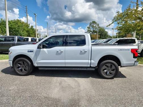 2025 Ford F-150 Lightning Flash