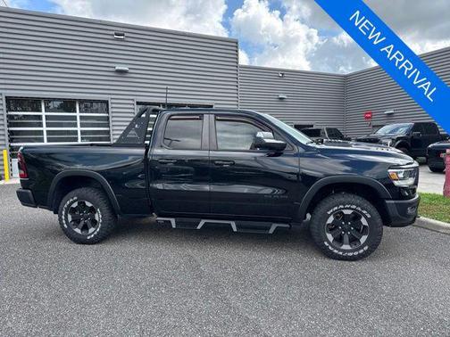 Diamond Black Crystal Pearlcoat 2019 RAM 1500 Rebel