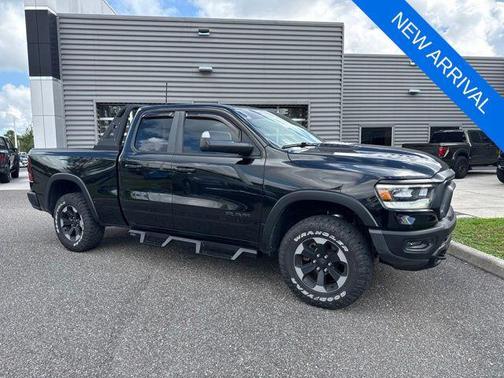 Diamond Black Crystal Pearlcoat 2019 RAM 1500 Rebel