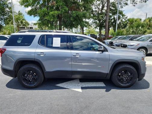 2022 GMC Acadia AWD AT4