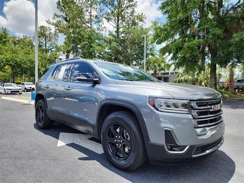 2022 GMC Acadia AWD AT4