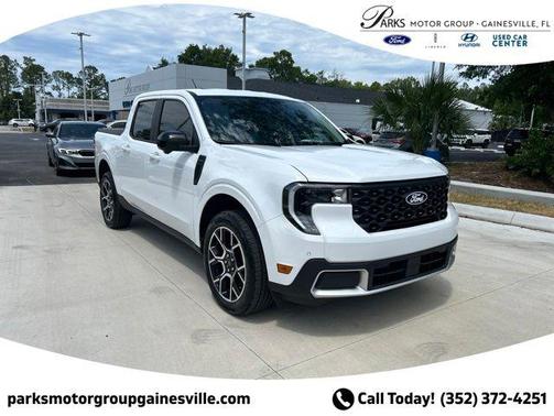 Oxford White 2025 Ford Maverick Lariat