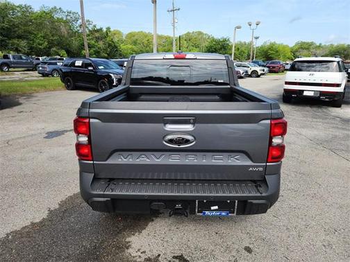 Carbonized Gray Metallic 2024 Ford Maverick Lariat