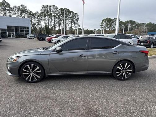 2022 Nissan Altima SR VC-Turbo FWD