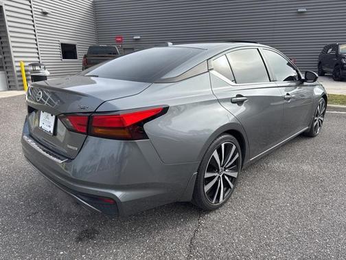 2022 Nissan Altima SR VC-Turbo FWD