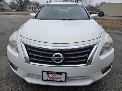 Solid White 2015 Nissan Altima 2.5 S