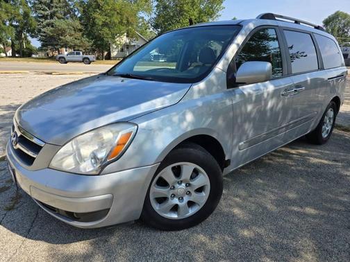 2007 Hyundai Entourage GLS
