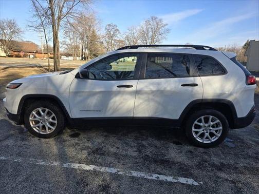 2016 Jeep Cherokee Sport