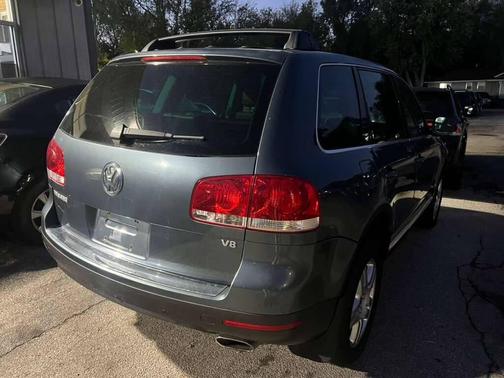 2004 Volkswagen Touareg V8