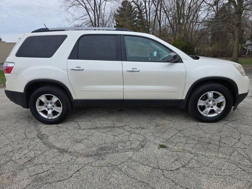White 2012 GMC Acadia SLE