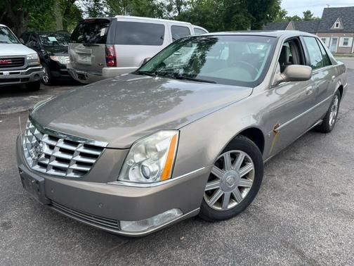 Photo 1 of 13 of 2006 Cadillac DTS Luxury II
