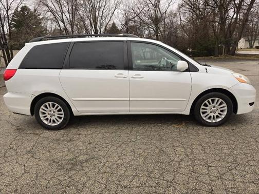 2008 Toyota Sienna XLE
