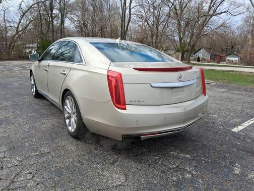 Radiant Silver Metallic 2013 Cadillac XTS Luxury
