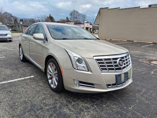 Radiant Silver Metallic 2013 Cadillac XTS Luxury