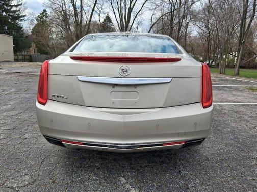 Radiant Silver Metallic 2013 Cadillac XTS Luxury