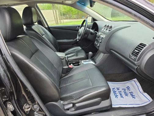 Super Black 2010 Nissan Altima 2.5 SL