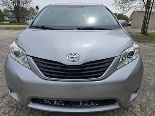 Predawn Gray Mica 2012 Toyota Sienna Base