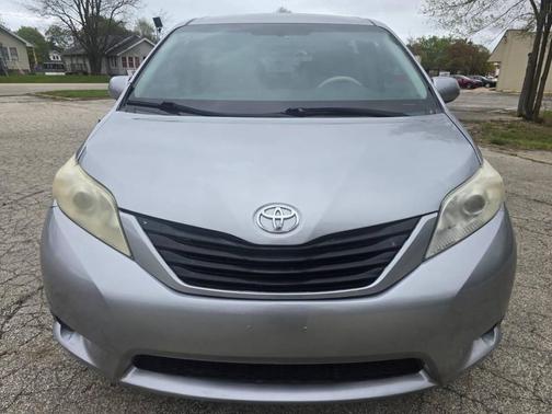 Predawn Gray Mica 2012 Toyota Sienna Base