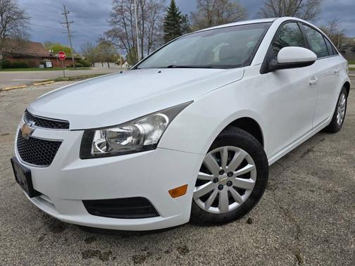 Summit White 2011 Chevrolet Cruze LT