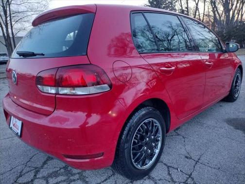 2010 Volkswagen Golf 4-Door