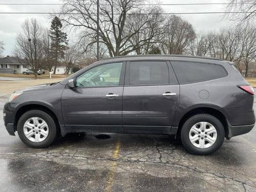 Cyber Gray Metallic 2013 Chevrolet Traverse LS