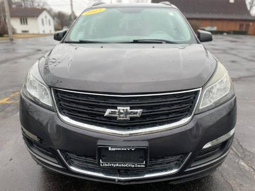 Cyber Gray Metallic 2013 Chevrolet Traverse LS