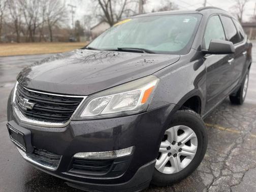 Cyber Gray Metallic 2013 Chevrolet Traverse LS