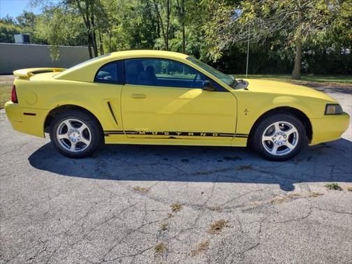 2003 Ford Mustang Base