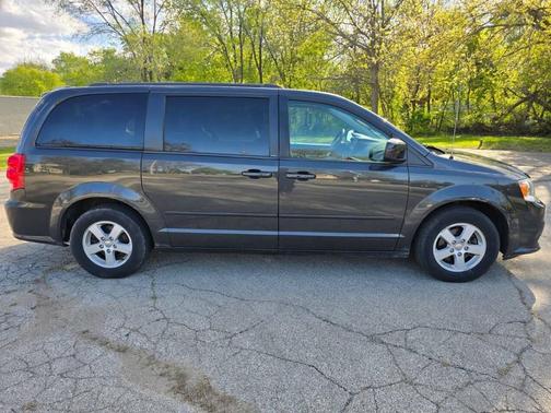 Gray 2012 Dodge Grand Caravan SXT