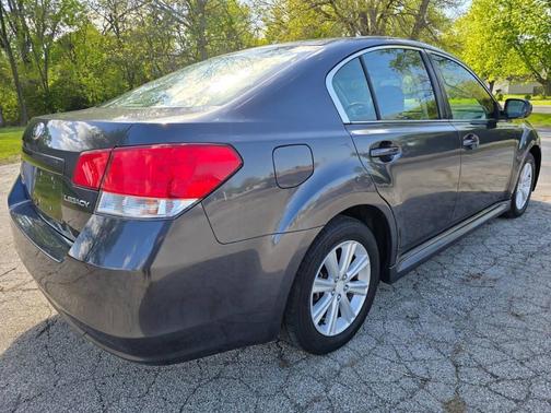 Graphite Gray Metallic 2010 Subaru Legacy Premium