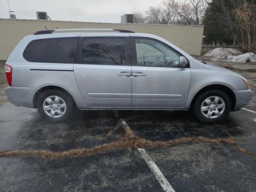 2010 Kia Sedona LX