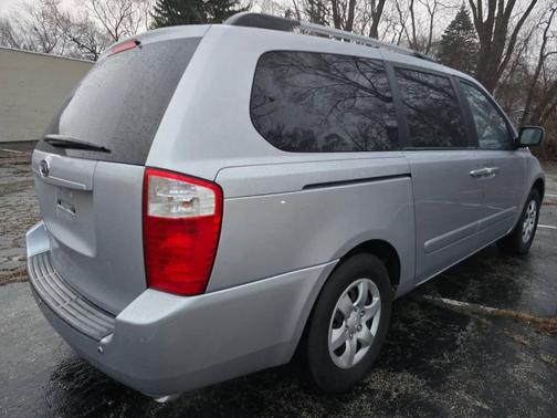 2010 Kia Sedona LX