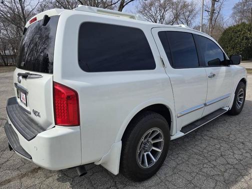 2005 INFINITI QX56 Base