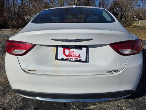 2016 Chrysler 200 Limited