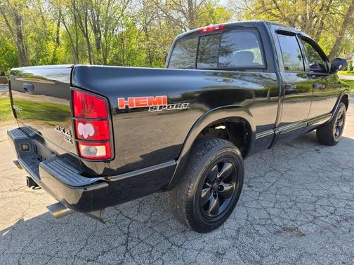Black 2004 Dodge Ram 1500 SLT Quad Cab