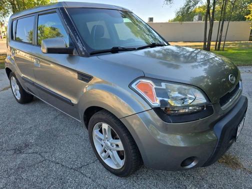 2010 Kia Soul +