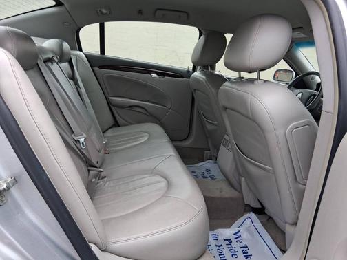 Quicksilver Metallic 2011 Buick Lucerne CXL