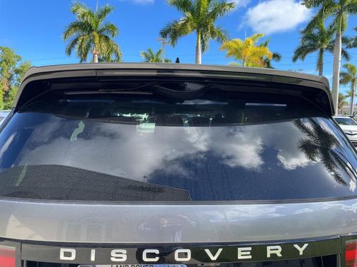 2024 Land Rover Discovery P300 S