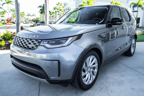2024 Land Rover Discovery P300 S