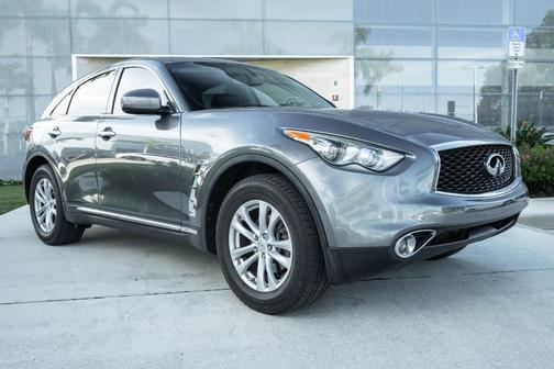 2017 INFINITI QX70 Base